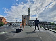 Silent disco op het dak van McDonald's Tilburg Centrum